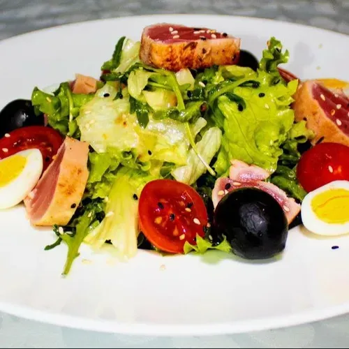 Salata cu Steak de Ton 1/250g