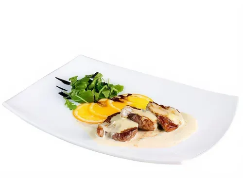 Medalioane din vițel cu sos Gorgonzola