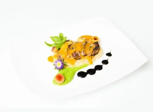 Magre de rață cu piureu de mere