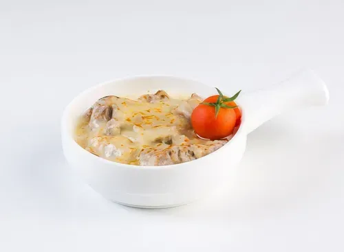 Limbă de vițel în sos alb